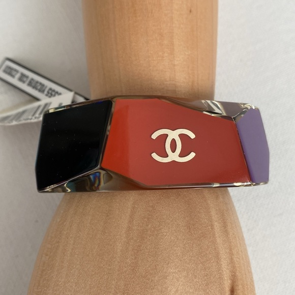 CHANEL Logo Lucite Bangle Bracelet - Picture 1 of 15